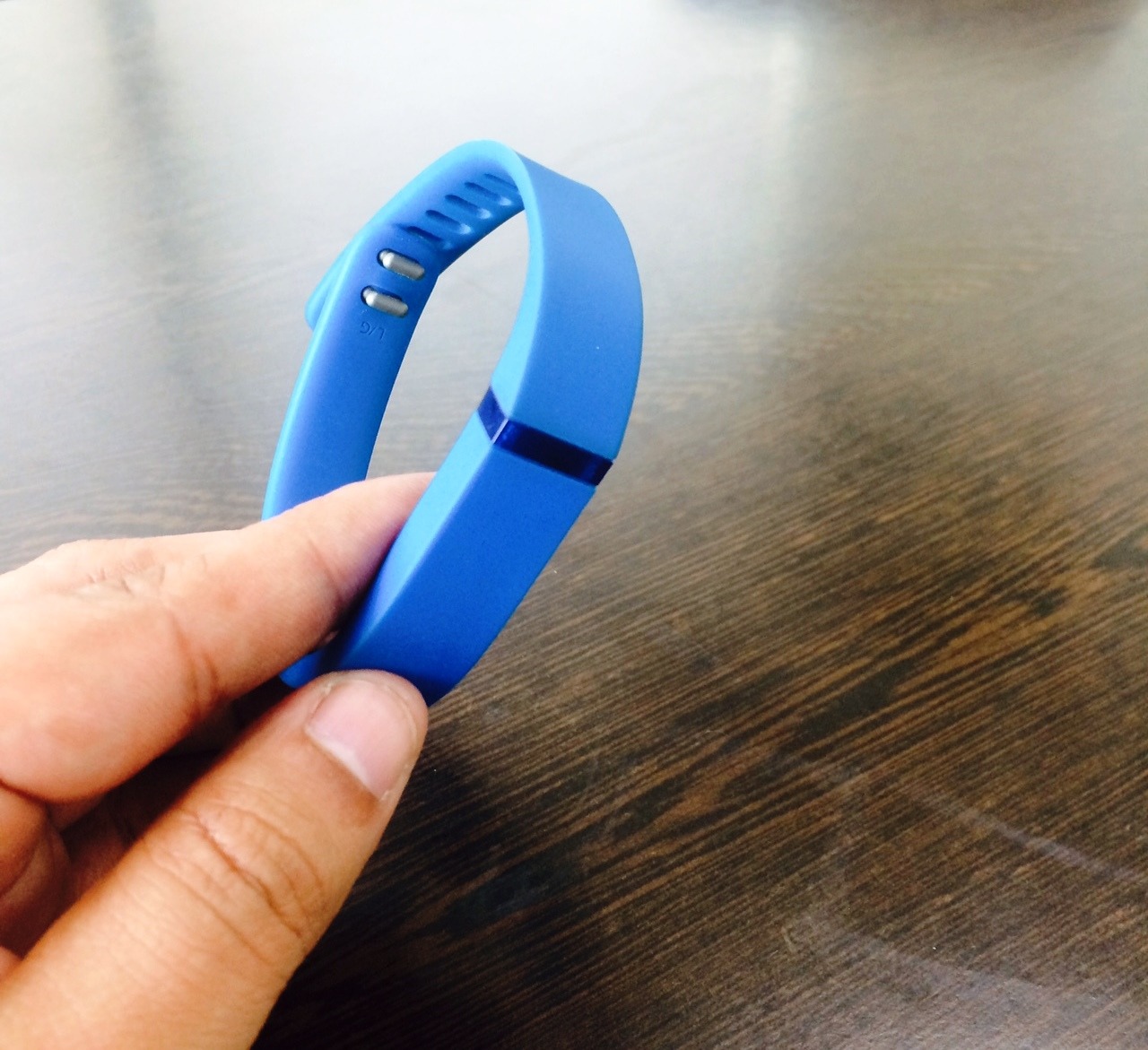 fitbit flex 2 blue light